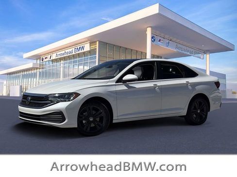 Used 2024 Volkswagen Jetta SE w/ Panoramic Sunroof Package image 1