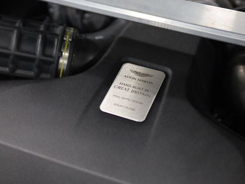 Used 2023 Aston Martin V8 Vantage Coupe RWD image 37