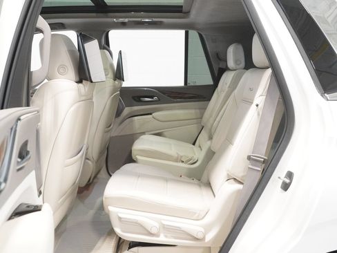 Used 2021 Cadillac Escalade Premium Luxury Platinum w/ Heavy-Duty Trailer Package AWD/4WD image 13
