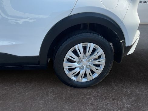 Used 2022 Nissan Kicks S FWD image 9