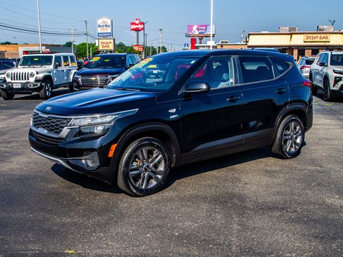 Used 2021 Kia Seltos LX AWD/4WD image 3