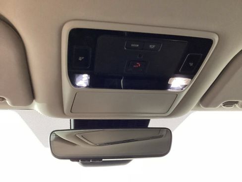Used 2024 Toyota Grand Highlander AWD image 17