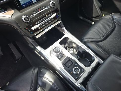 Certified 2020 Ford Explorer Platinum w/ Premium Technology Package AWD/4WD image 22