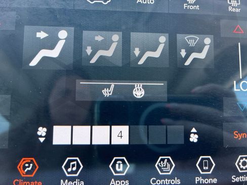 Used 2021 Jeep Cherokee Limited AWD/4WD image 26