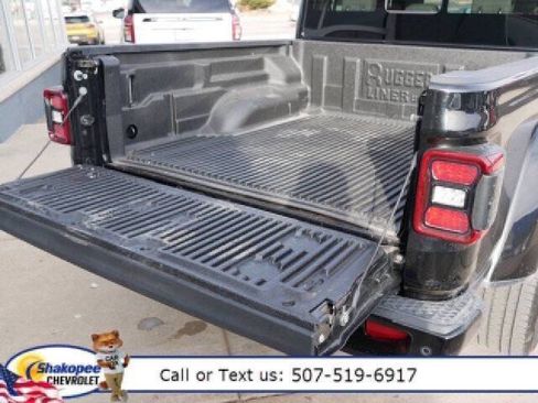 Used 2023 Jeep Gladiator Overland image 6