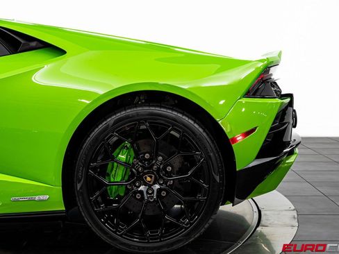 Used 2023 Lamborghini Huracan EVO RWD image 14