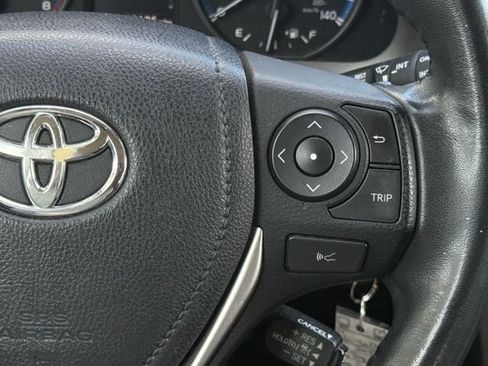Used 2018 Toyota RAV4 XLE FWD image 15