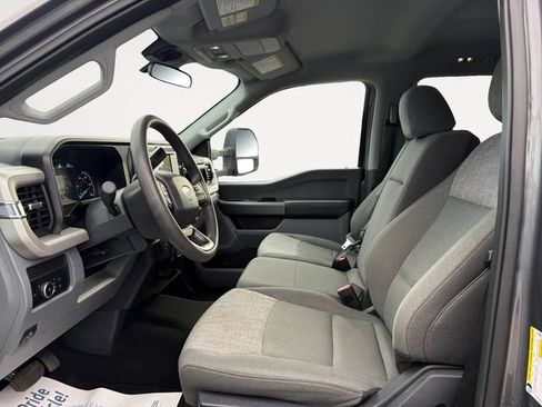 Used 2025 Ford F250 XLT AWD/4WD image 9