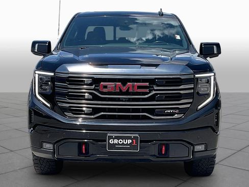 Used 2022 GMC Sierra 1500 AT4 w/ AT4 Premium Package AWD/4WD image 4