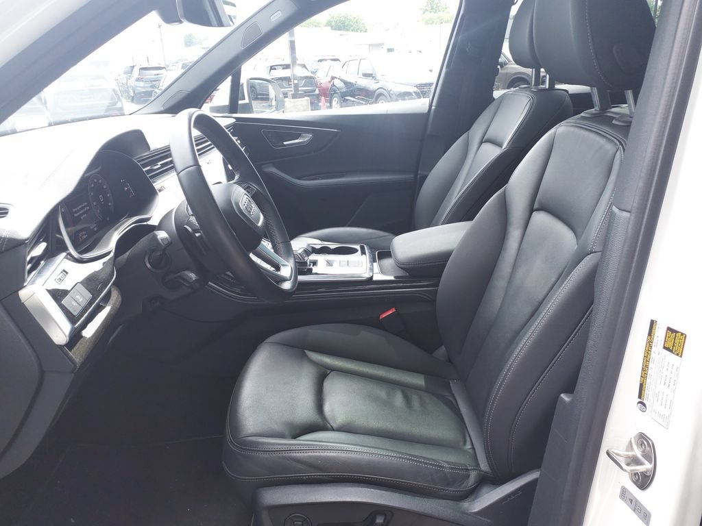 Used 2025 Audi Q7 3.0T Premium Plus AWD/4WD image 23