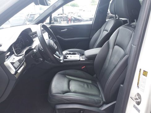 Used 2025 Audi Q7 3.0T Premium Plus AWD/4WD image 23