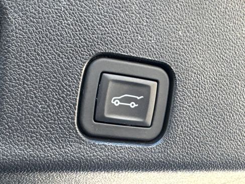 Used 2025 Buick Enclave Preferred image 19