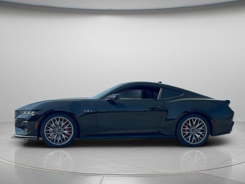 Used 2024 Ford Mustang GT Premium image 3