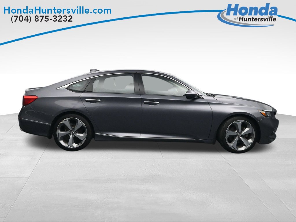 Used 2018 Honda Accord Touring image 9