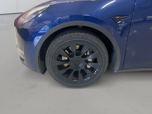 Used 2021 Tesla Model Y Long Range AWD/4WD image 8