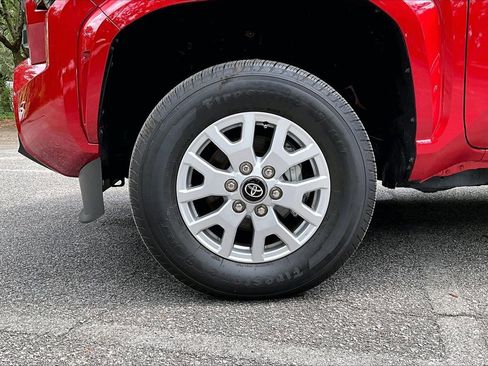 Used 2025 Toyota Tacoma SR5 RWD image 33
