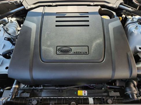 Used 2025 Land Rover Discovery S AWD/4WD image 21