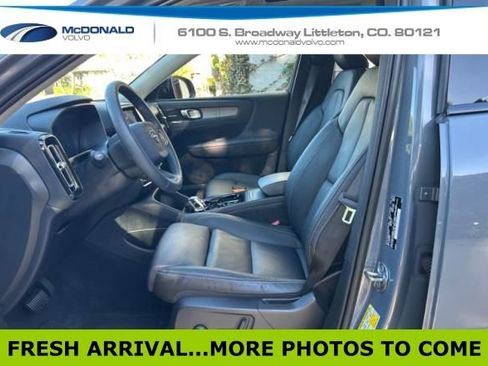 Used 2023 Volvo XC40 B5 Ultimate w/ Protection Package Premier image 7
