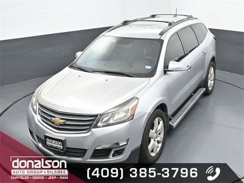 Used 2017 Chevrolet Traverse LT w/ Style and Technology Package image 19
