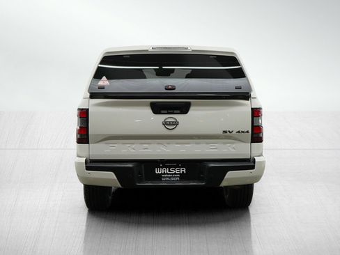 Used 2024 Nissan Frontier SV w/ Technology Package image 4