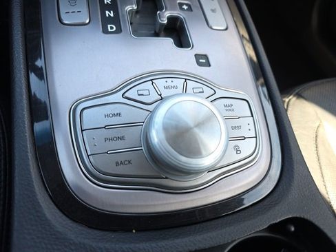 Used 2013 Hyundai Genesis 3.8 w/ Technology Pkg image 18