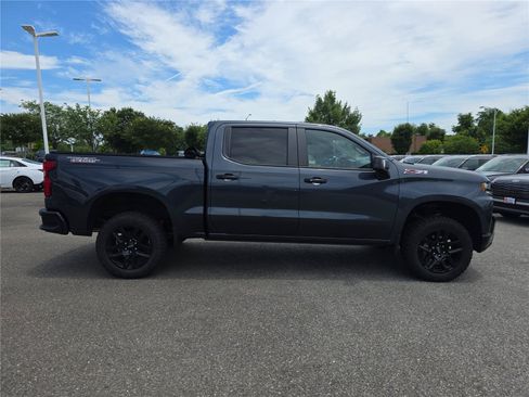 Used 2021 Chevrolet Silverado 1500 LT Trail Boss w/ LT Trail Boss Premium Package AWD/4WD image 3
