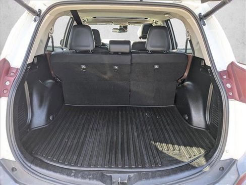 Used 2015 Toyota RAV4 Limited image 17