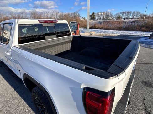 Used 2022 GMC Sierra 1500 AT4X image 41