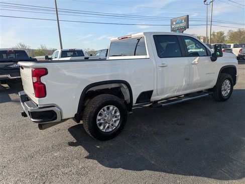 Used 2024 Chevrolet Silverado 2500 LT AWD/4WD image 7