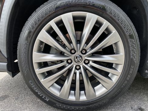 Used 2022 Toyota Highlander Platinum FWD image 46
