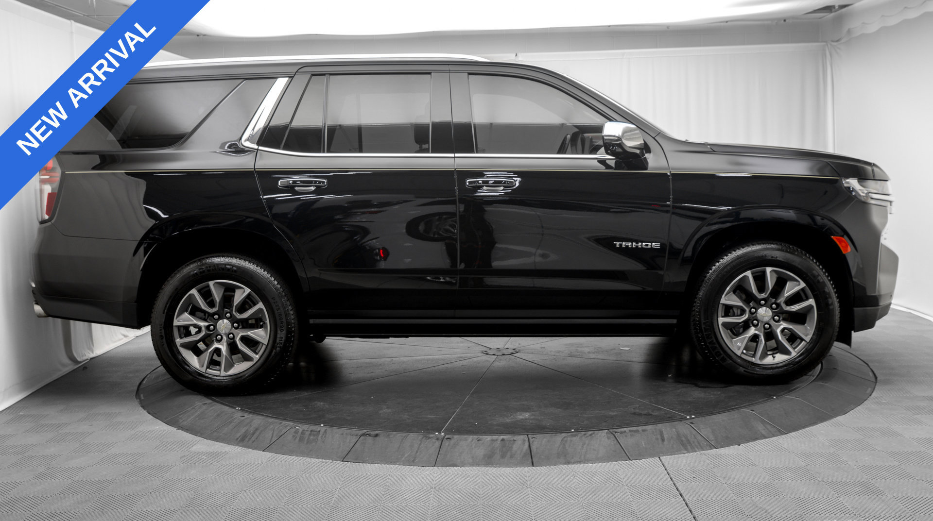 Used 2023 Chevrolet Tahoe Premier AWD/4WD image 8