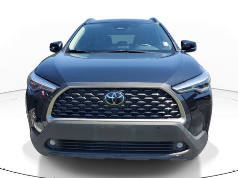 Used 2023 Toyota Corolla Cross XLE AWD/4WD image 2