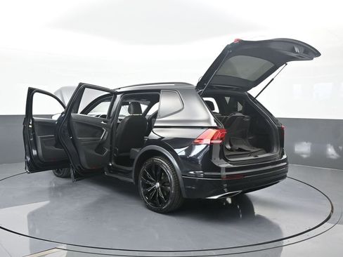 Used 2021 Volkswagen Tiguan SE R-Line image 76
