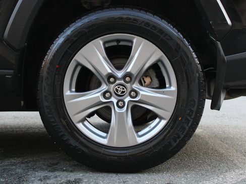 Used 2023 Toyota RAV4 XLE image 29