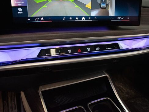 Certified 2023 BMW 760i xDrive w/ Executive Package image 18