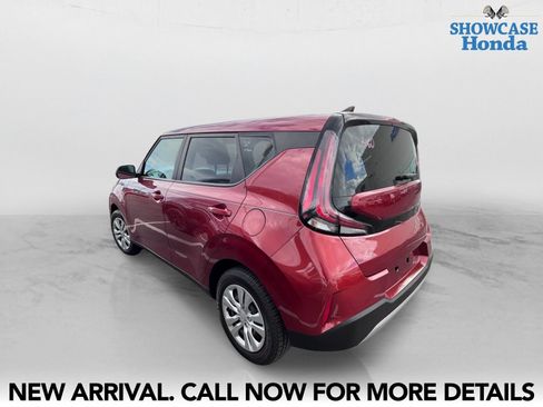 Used 2023 Kia Soul LX FWD image 4