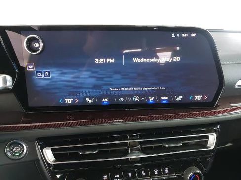 New 2026 Chevrolet Traverse Z71 w/ Driver Confidence Package AWD/4WD image 21