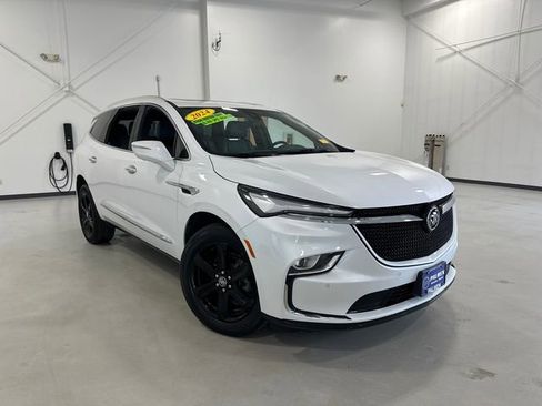 Used 2024 Buick Enclave Essence w/ Experience Buick Package image 6