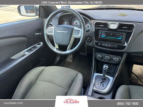 Used 2011 Chrysler 200 Touring image 15
