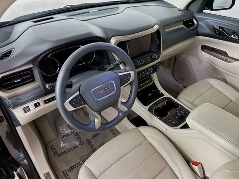 Used 2020 GMC Acadia Denali w/ Technology Package image 2