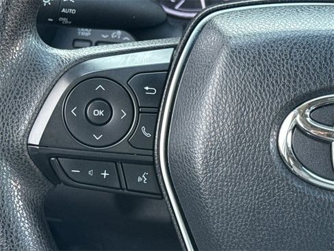 Used 2018 Toyota Camry LE image 13