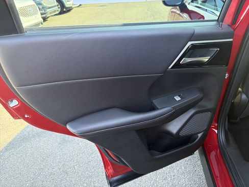 Used 2023 Mitsubishi Outlander SE AWD/4WD image 12