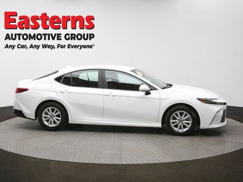 Used 2025 Toyota Camry LE image 45