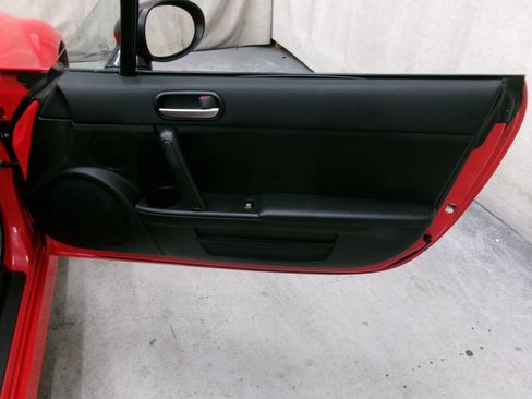 Used 2013 MAZDA MX-5 Miata Club image 25