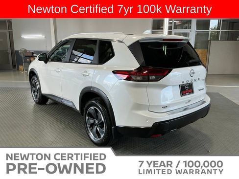 Used 2024 Nissan Rogue SV w/ SV Premium Package AWD/4WD image 25