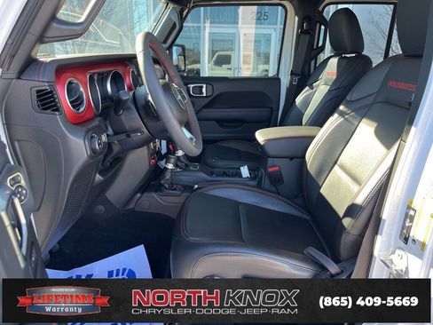 Used 2023 Jeep Gladiator Rubicon w/ Trailer Tow Package image 3