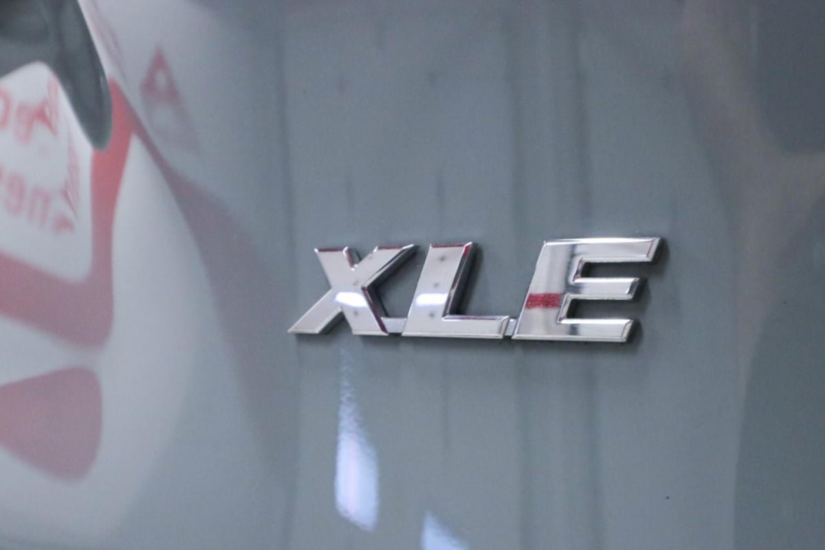Used 2022 Toyota RAV4 XLE w/ Convenience Package FWD image 29