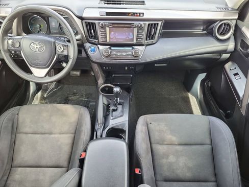 Used 2018 Toyota RAV4 LE w/ Carpet Mat Package AWD/4WD image 12