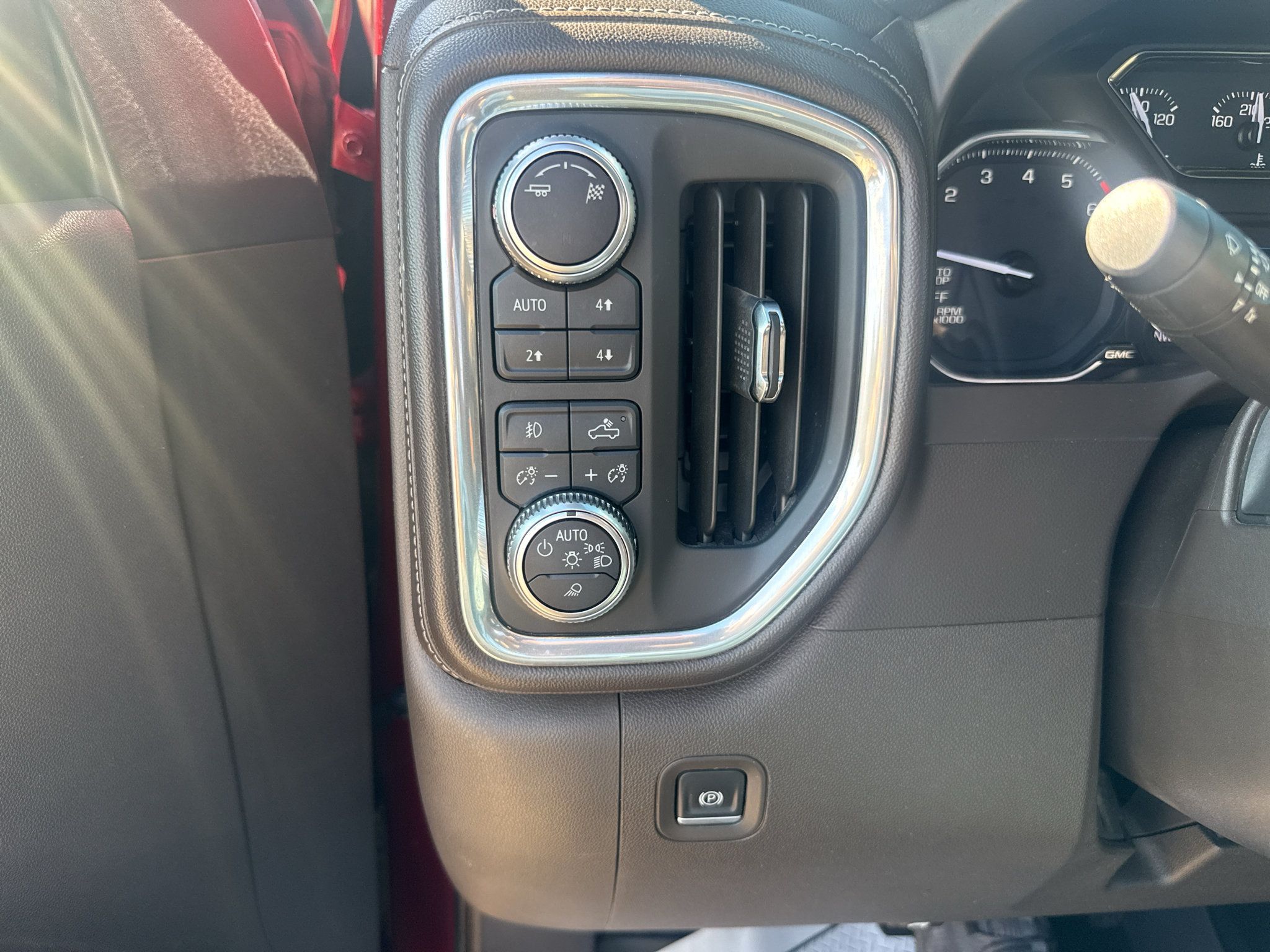 Used 2019 GMC Sierra 1500 SLT w/ SLT Convenience Package AWD/4WD image 27