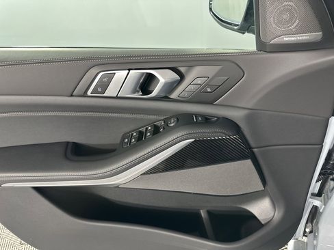 Used 2026 BMW X5 M60i w/ Climate Comfort Package image 11